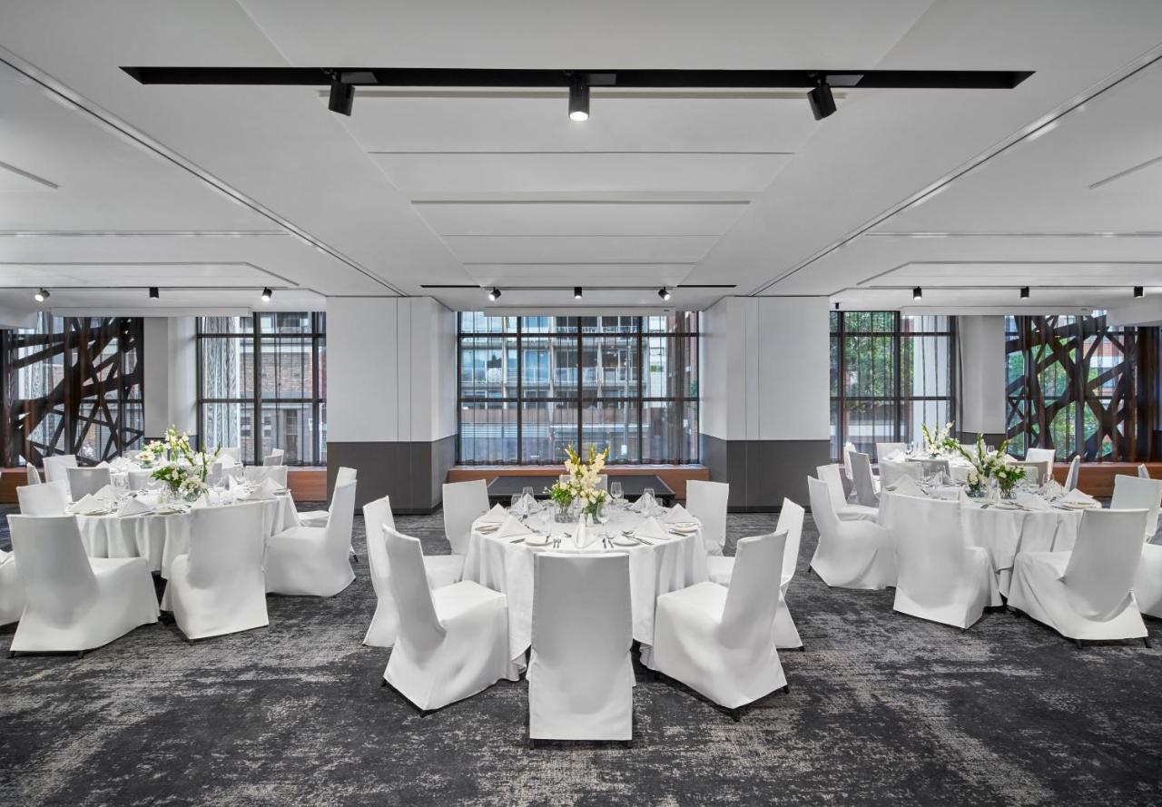 Готель Courtyard By Marriott Melbourne Flagstaff Gardens Екстер'єр фото