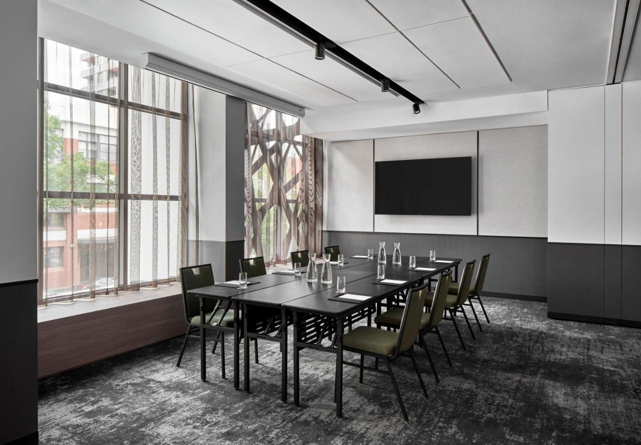 Готель Courtyard By Marriott Melbourne Flagstaff Gardens Екстер'єр фото