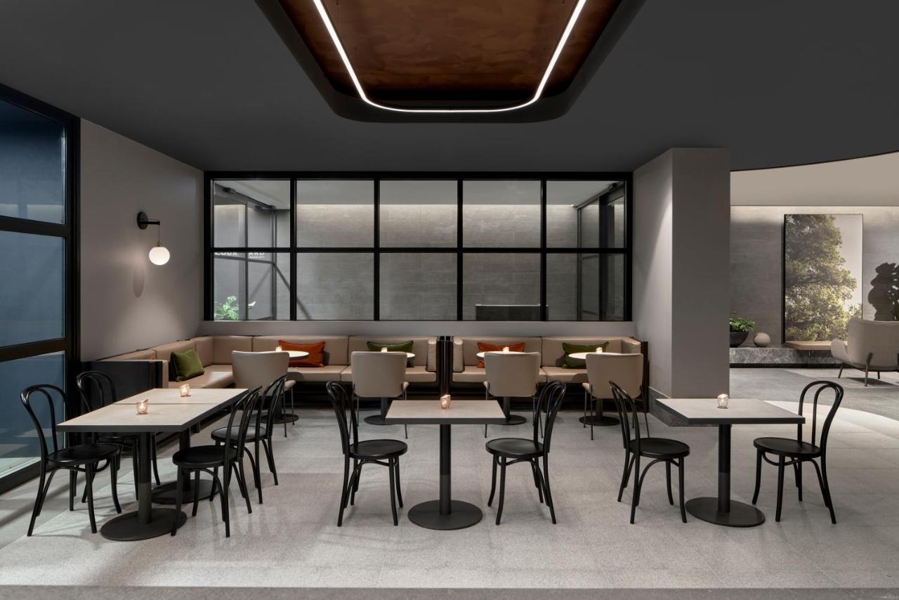Готель Courtyard By Marriott Melbourne Flagstaff Gardens Екстер'єр фото