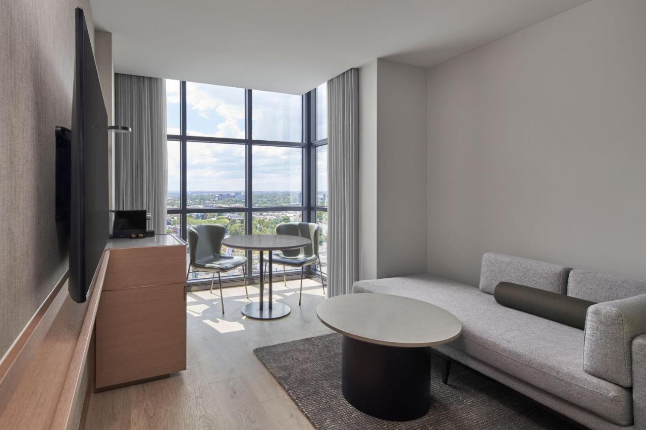 Готель Courtyard By Marriott Melbourne Flagstaff Gardens Екстер'єр фото