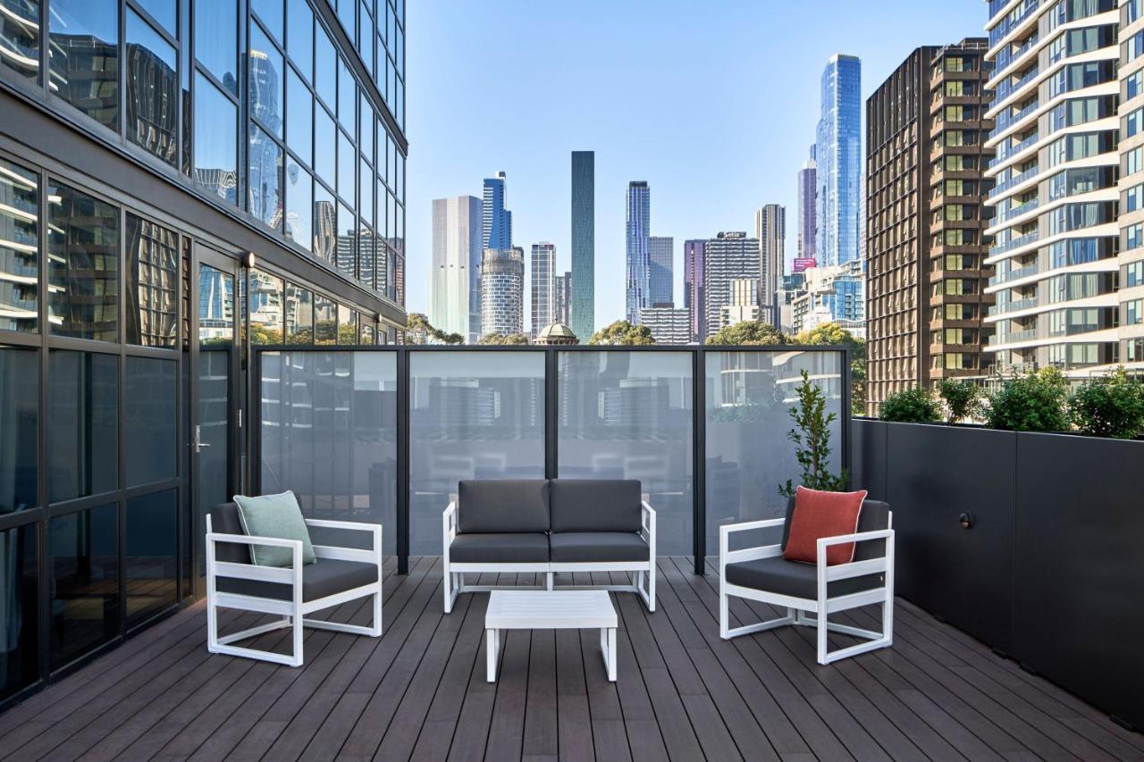 Готель Courtyard By Marriott Melbourne Flagstaff Gardens Екстер'єр фото