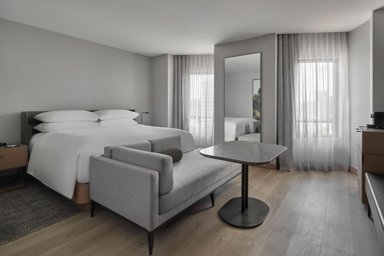Готель Courtyard By Marriott Melbourne Flagstaff Gardens Екстер'єр фото